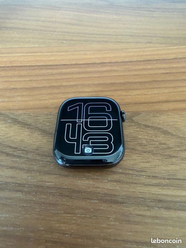 Apple Watch 11 46 mm Titane Ardoise - Batterie 100 % - 4 bracelets (image 2)
