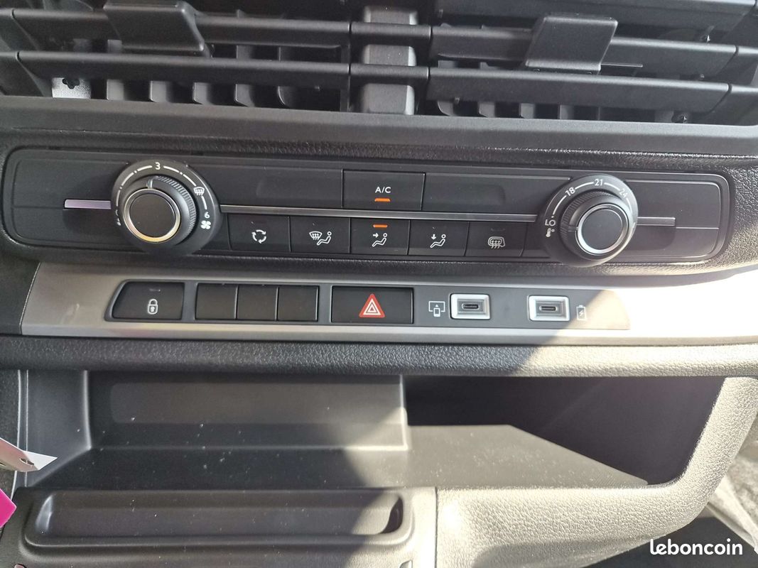 Citroen JUMPY FG XL 2.2 DIESEL 180CH CABINE APPROFONDIE FIXE AUTOMATIQUE (image 17)
