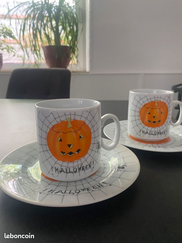 2 Mugs motif halloween (image 1)