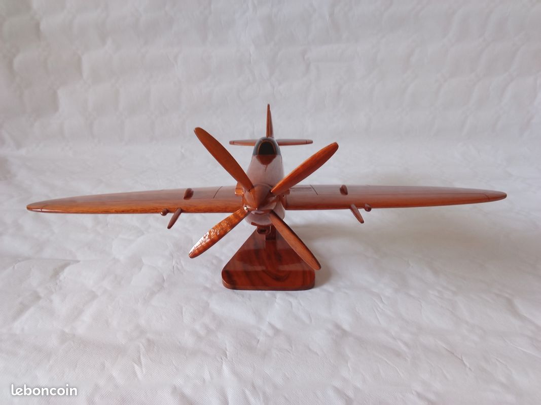 Maquette en bois avion de chasse SPITFIRE (image 2)
