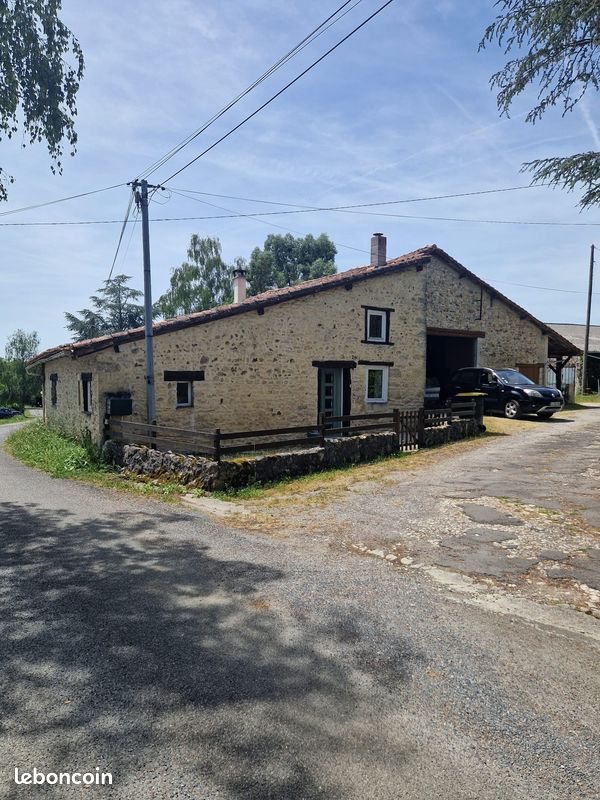 Maison 7 pièces 90 m² · à Saint-Laurent-de-Céris · 90 m² · 80 000 €