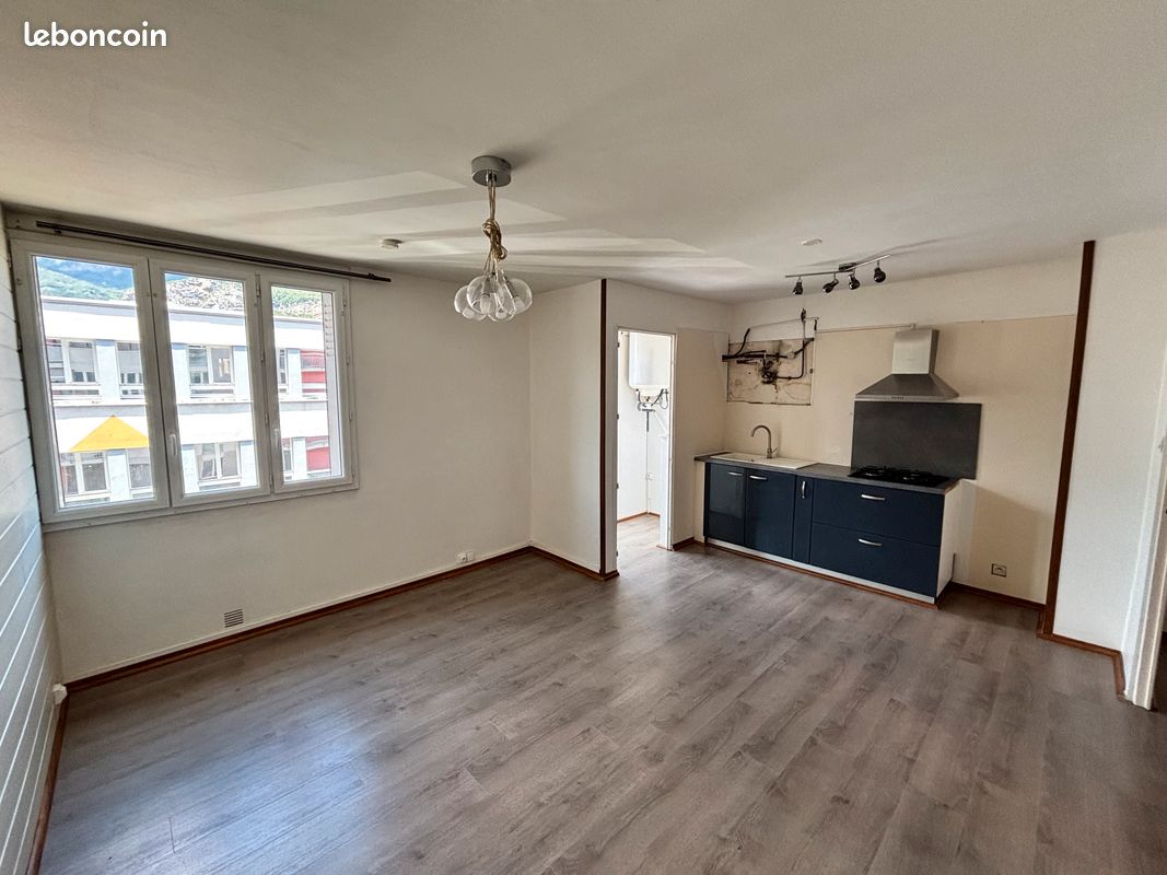 Appartement 2 pièces 42 m² · à Le Pont-de-Claix · 42 m² · 645 €
