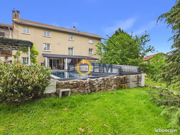Maison 9 pièces 221 m²