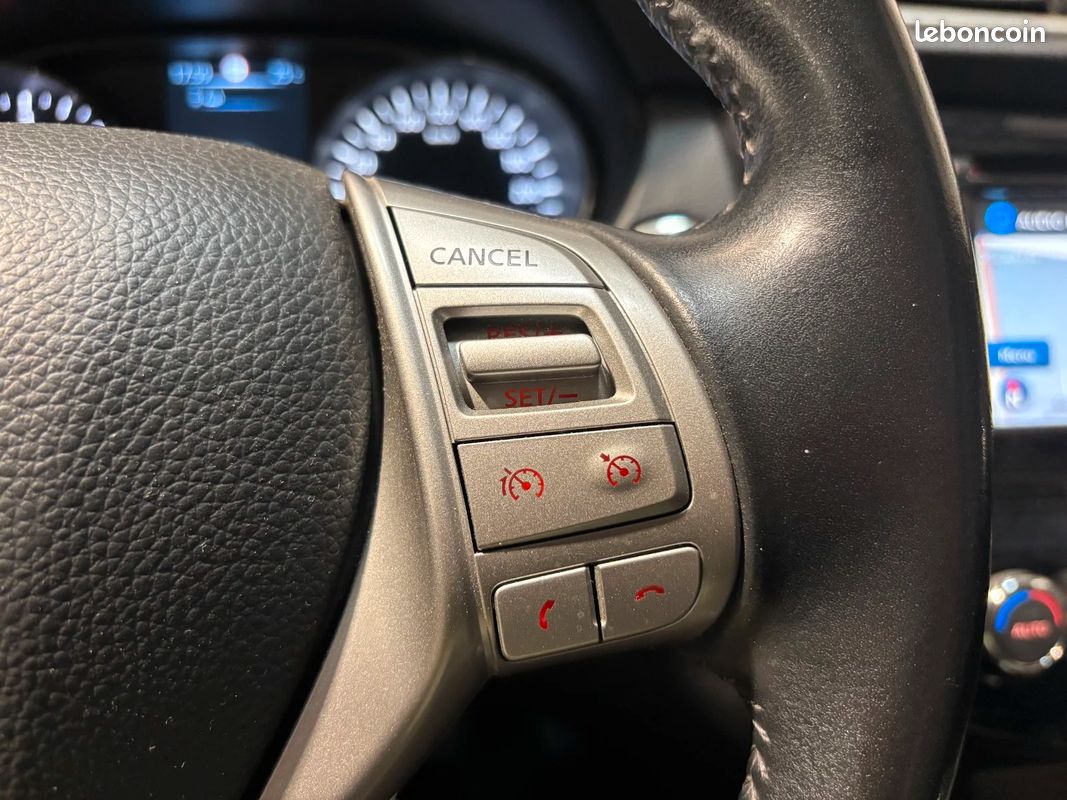 NISSAN QASHQAI 1.6 dCi 130 Stop/Start Tekna - excellent état - 86 000 km - intérieur cuir (image 18)