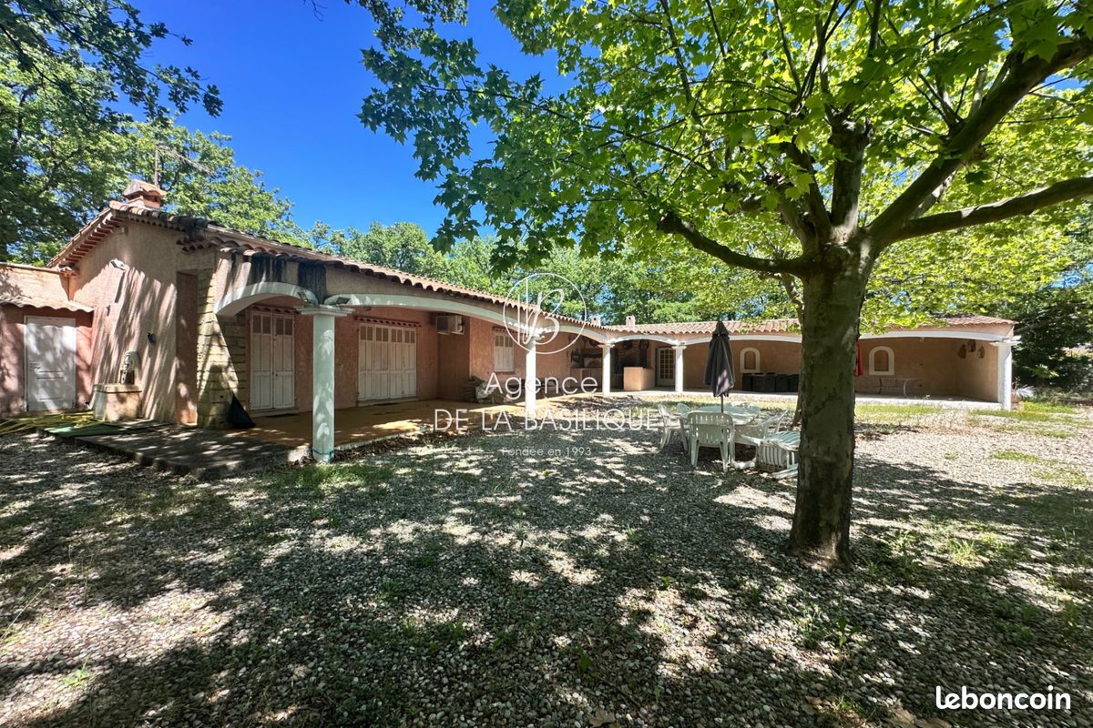 Maison 4 pièces 80 m² · à Saint-Maximin-la-Sainte-Baume · 80 m² · 269 000 €