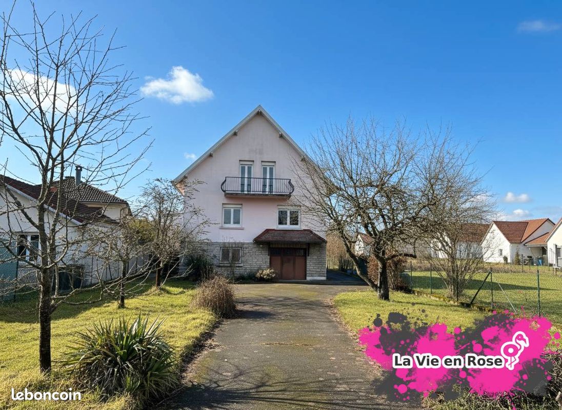 Maison 8 pièces 131 m² · à Lure · 131 m² · 169 000 €