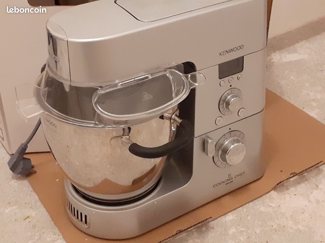 Robot Kenwood cooking chef KM070 avec accessoires supplémentaires + notices et livres de cuisine (image 3)