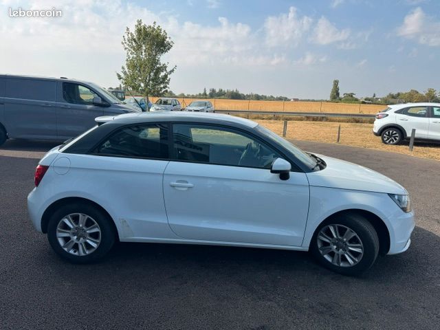 Audi a1 1.2 tfsi 86 ambiente (image 7)
