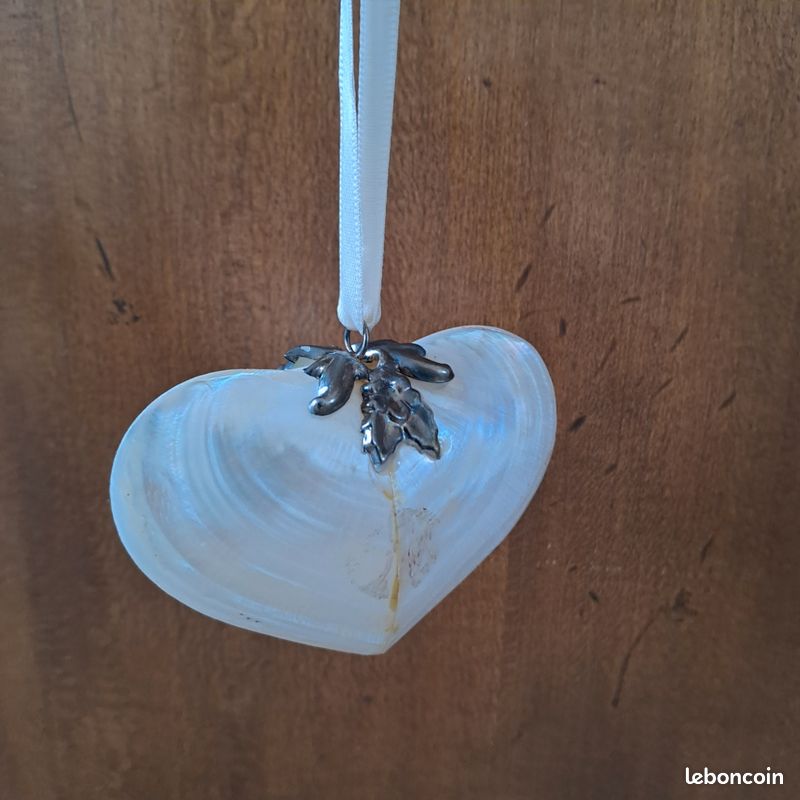 Pendentif neuf nacre et metal (image 1)