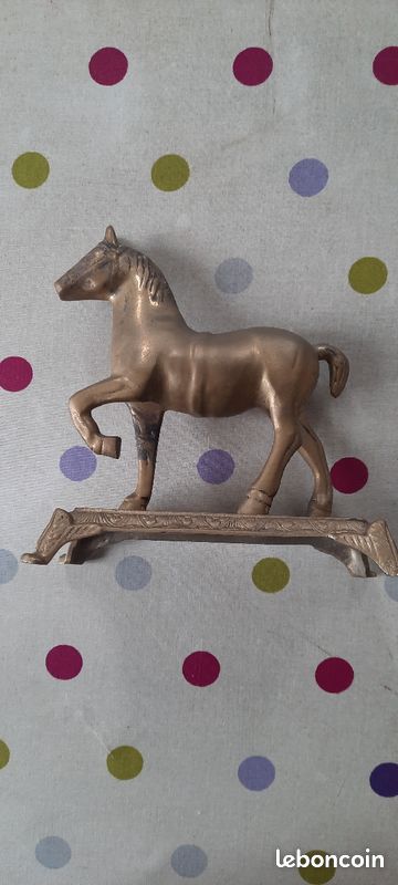 Sculpture ancienne cheval en laiton (image 1)