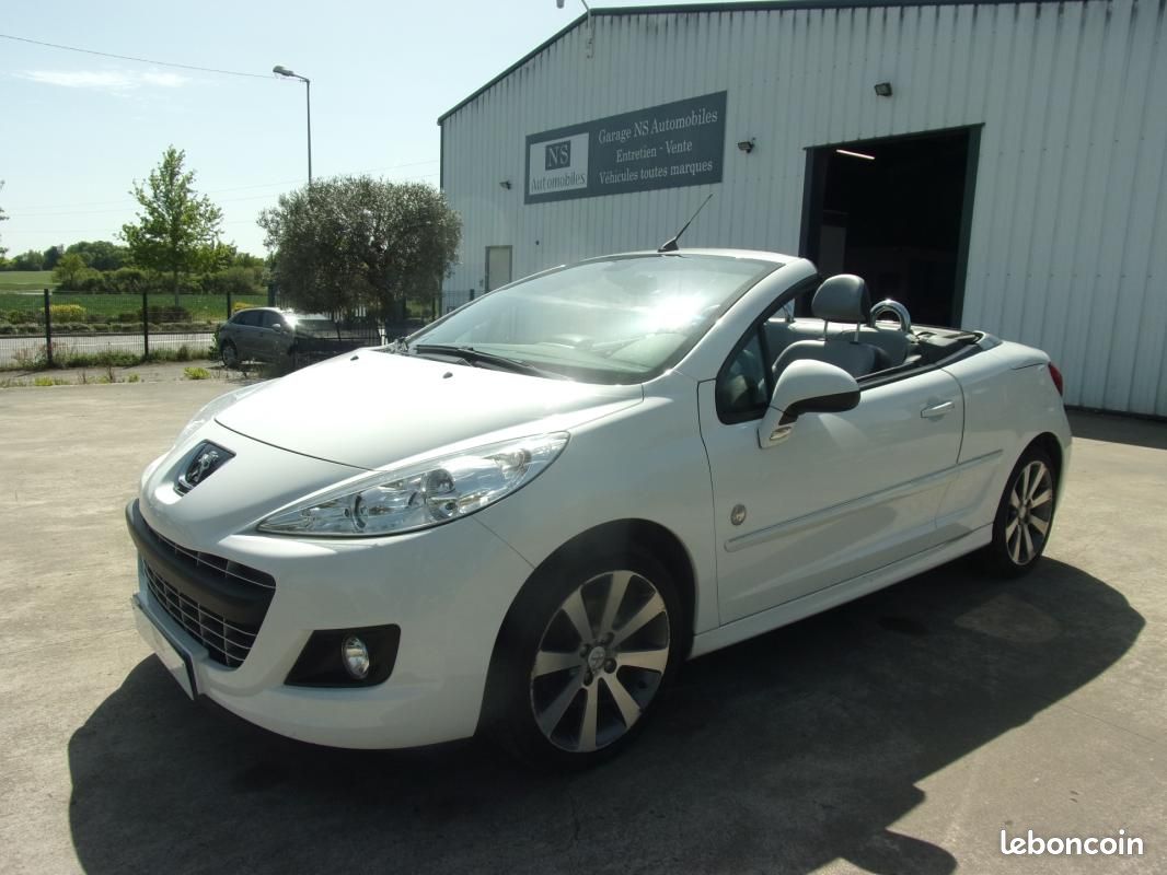 Peugeot 207 CC 1.6 HDi 112ch FAP Roland Garros (image 13)