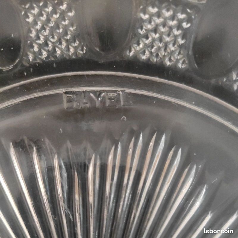 Ancienne assiette ou Plat En Verre Moulé ou pressé, BAYEL, style art déco (image 2)