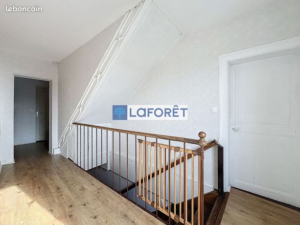 https://img.leboncoin.fr/api/v1/lbcpb1/images/c6/e9/7d/c6e97d1c62ffa998461dc781ab0ceae40aa083c7.jpg?rule=ad-image