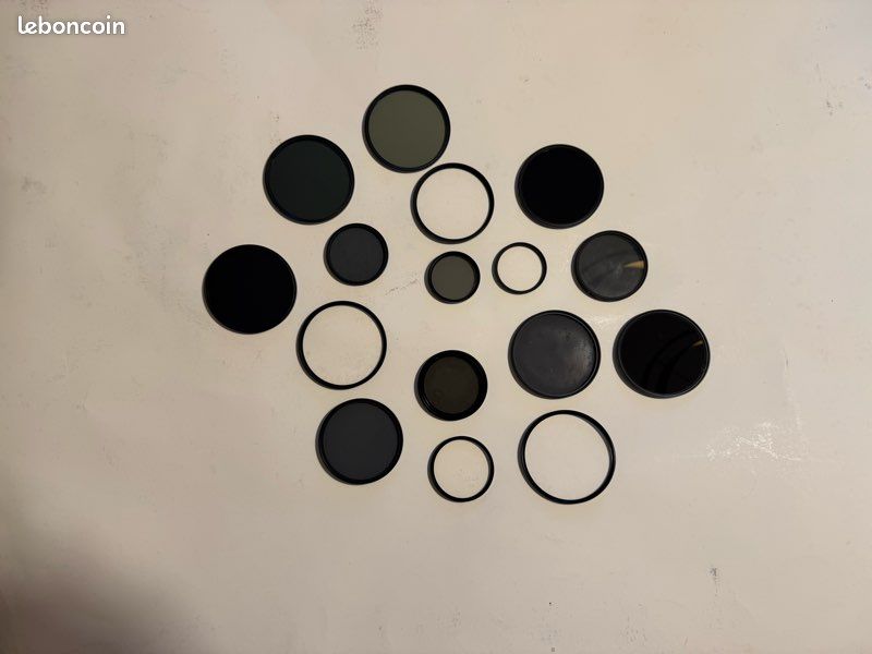 Lot De 25 Filtres Pour Appareils Photo Argentiques - Divers Diamètres Et Fonctions (UV, Couleurs)