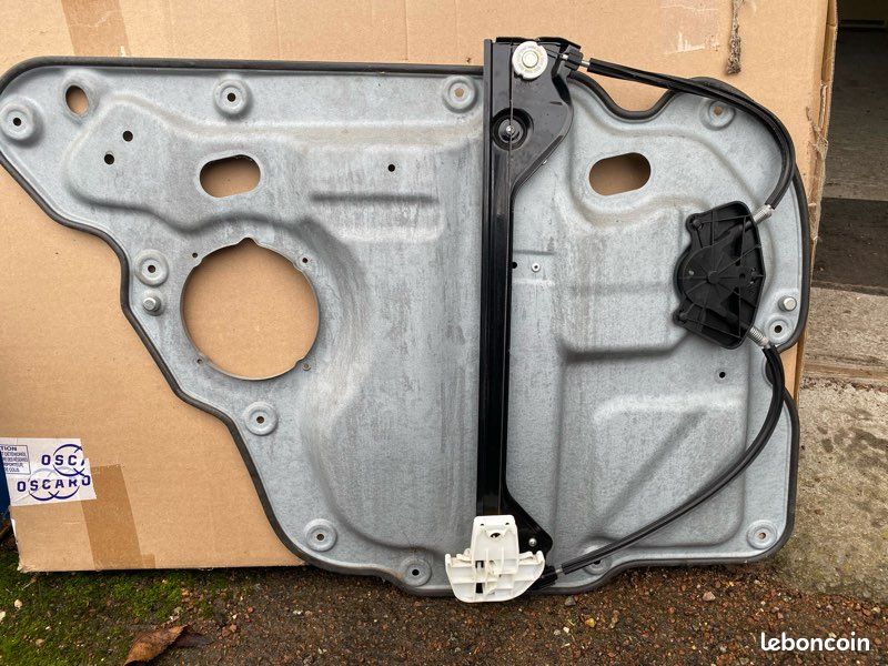 Moteur De Lève-vitre Arrière Droit Pour VW Touran II - Réf. 5K0959704A - Occasion Bon état