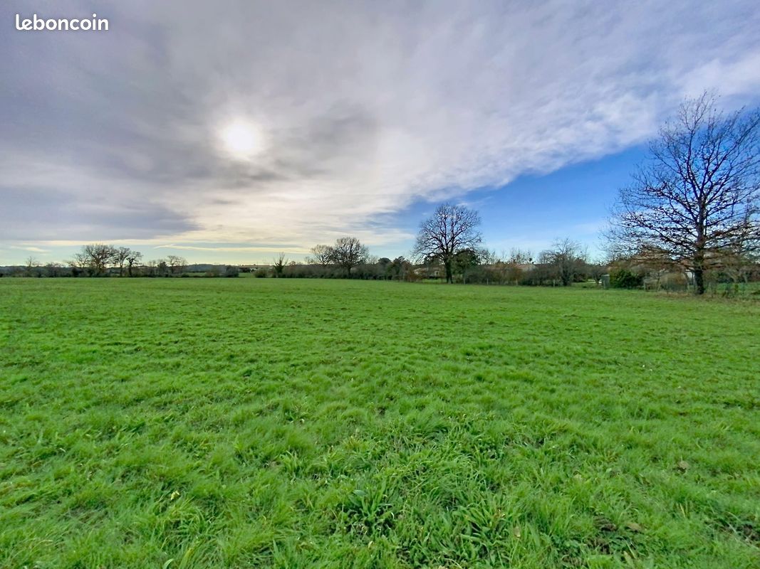 Terrain 795 m² · à Saint-Sulpice-la-Pointe · 795 m² · 85 000 €