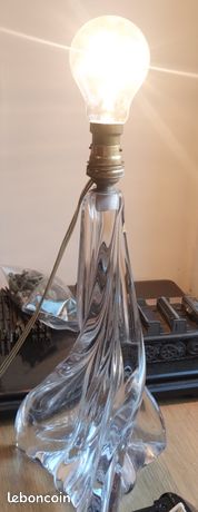 Pied De Lampe En Cristal Signé Lorraine, Forme Mouvementée - XXe Siècle - Très Bon état
