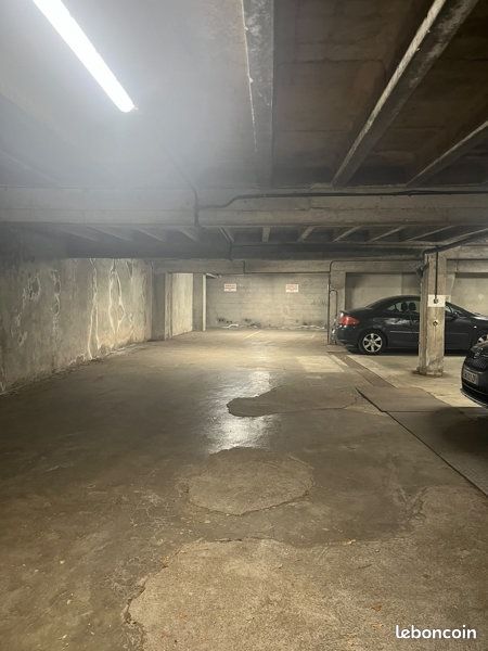 Parking Toulouse · 27 000 €