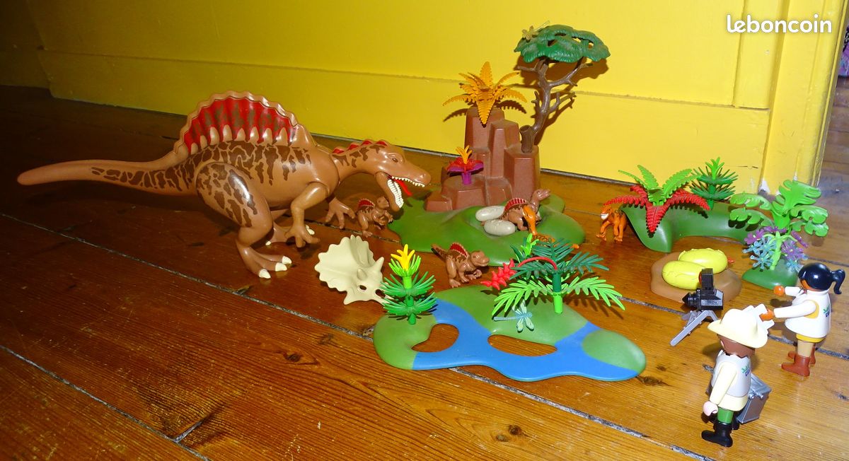 Dinosaures : Spinosaures et vélociraptors playmobil (image 1)