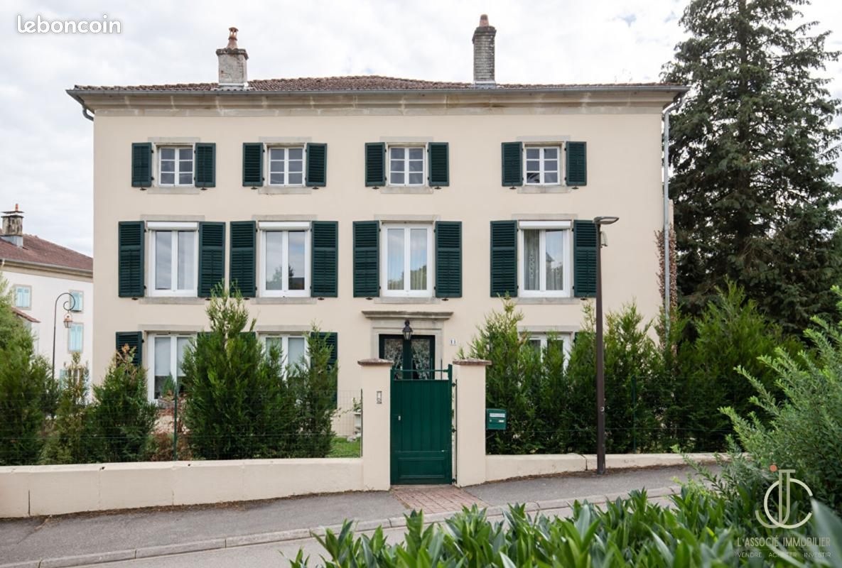 Maison 10 pièces 330 m² · à Remoncourt · 330 m² · 370 000 €