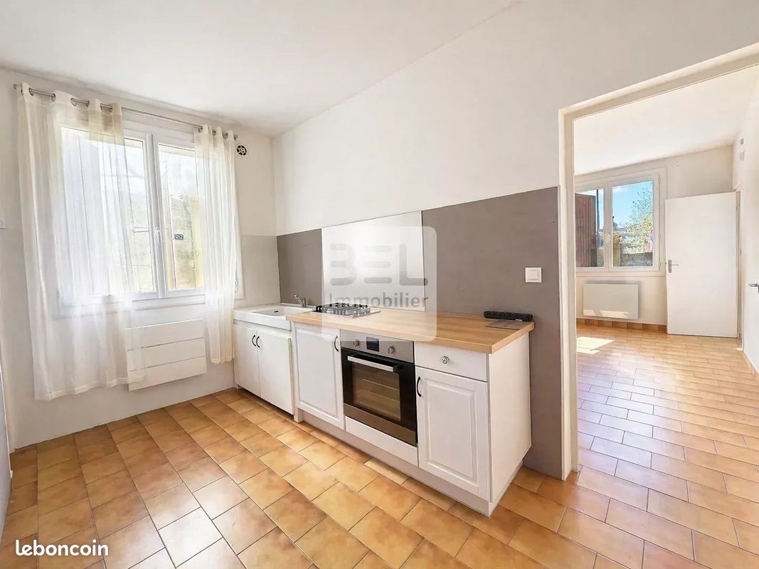 Appartement 3 pièces 74 m² · à Laudun-l'Ardoise · 74 m² · 179 000 €