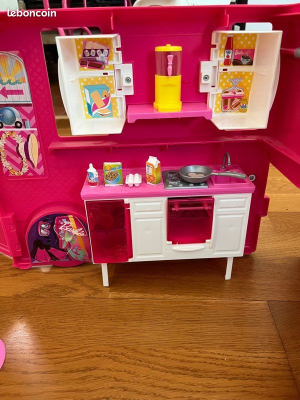 Camping car Barbie (image 1)