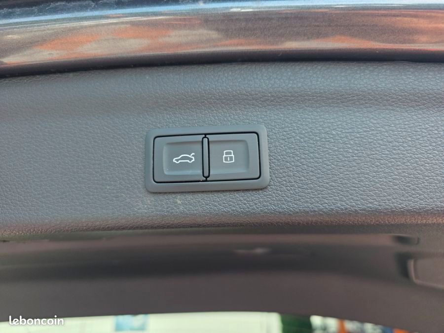 Audi Q3 35 TDI 150 S tronic 7 S line JA19 LED Hayon EL. 1ère Main (image 9)