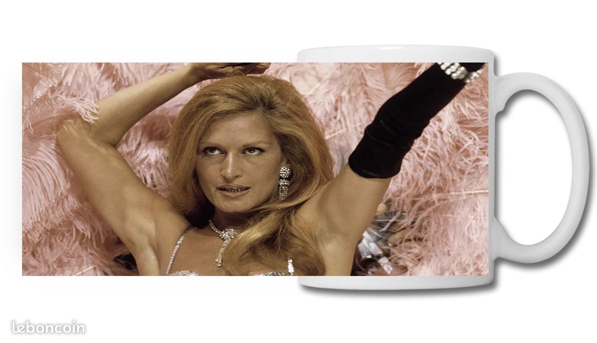 Mug Personnalisé Céramique Avec Personnage Dalida – Fait Main En France – Hauteur 9 Pouces – Neuf
