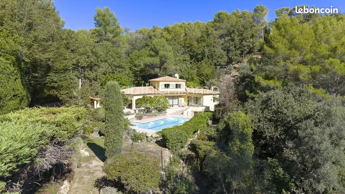 Maison 5 pièces 216 m² · à Le Rouret · 216 m² · 998 000 €