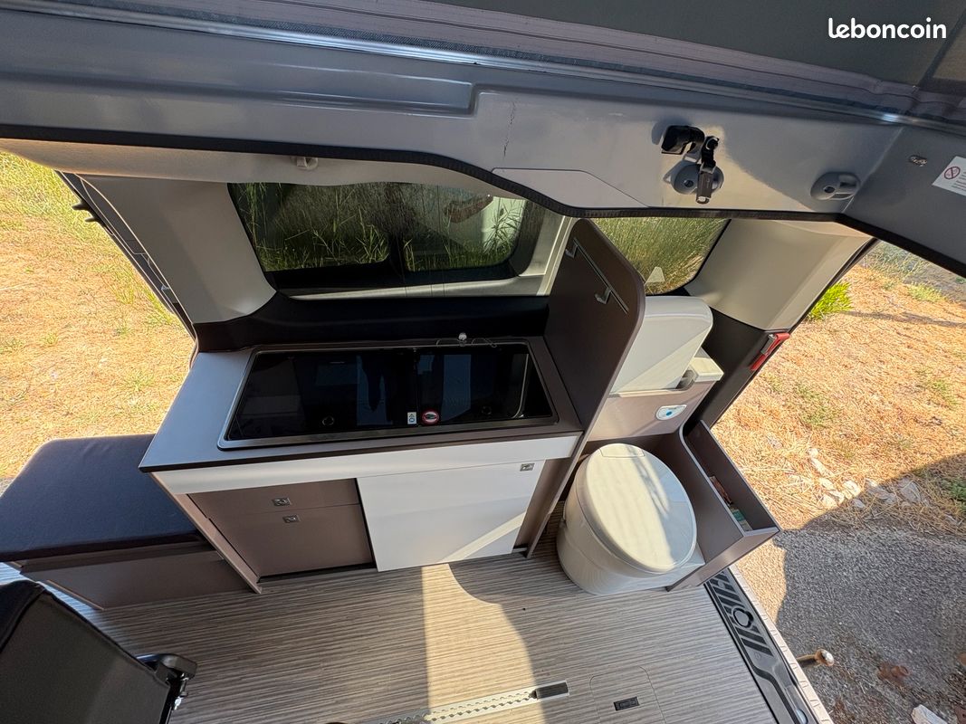 Prix canon BURSTNER COPA C530 Fourgon Van Toit relevable + Boite auto + Ford Transit Connect 130 CV + 1500 kms + chauffage webasto + Jantes alus + Double porte coulissante + Attelage + WC (image 4)