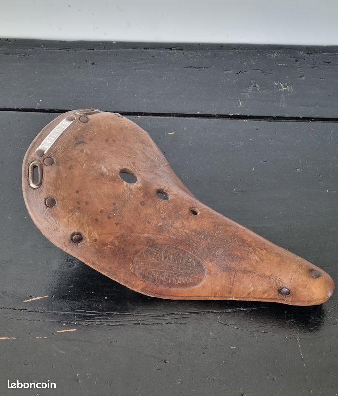 Ancienne selle de vélo en cuir miniature publicitaire de la Cie Continentale