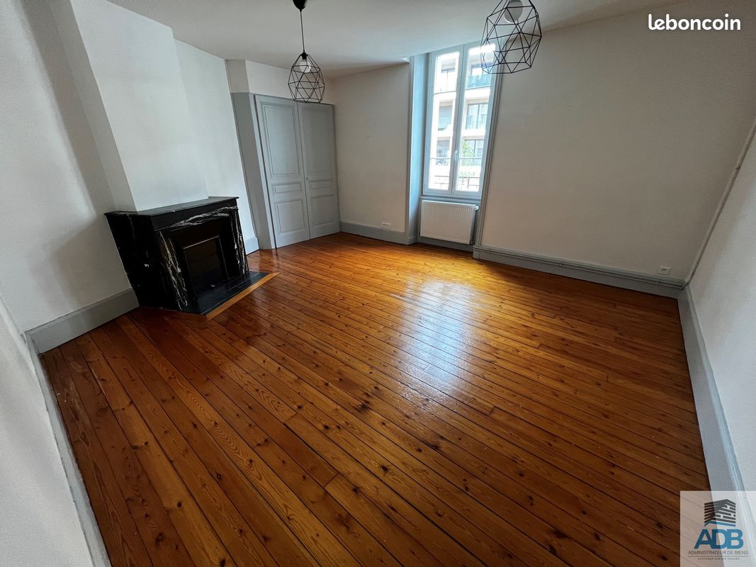 Appartement 5 pièces 104 m² · à Roanne · 104 m² · 670 €/mois