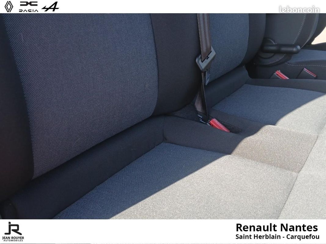Renault Master Fg F3500 L3H3 2.3 Blue dCi 135ch Confort (image 27)