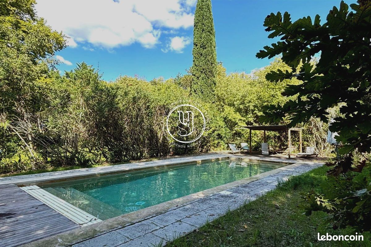 Maison 212 m² · à Saint-Rémy-de-Provence · 212 m² · 990 000 €