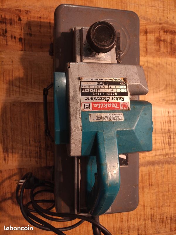 Makita 1100 Rabot électrique 82mm 950W Makita 1100 Rabot électrique 82mm 950W
