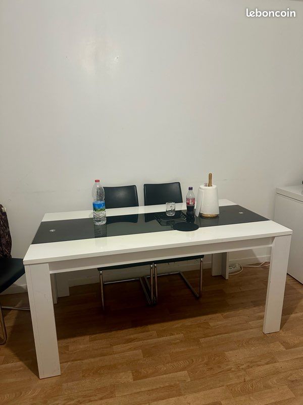 Table à manger (image 1)