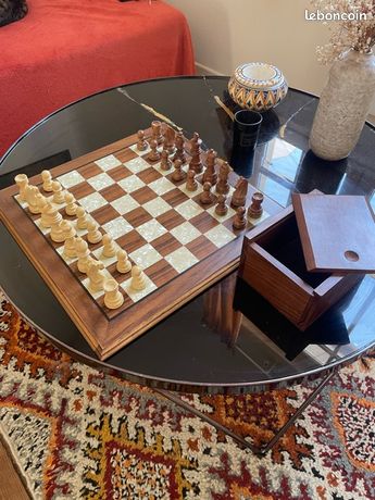 Jeu D'échecs Coffret 31x31 Cm – Pièces En Pierre (marbre ?) – Roi 6cm – Occasion