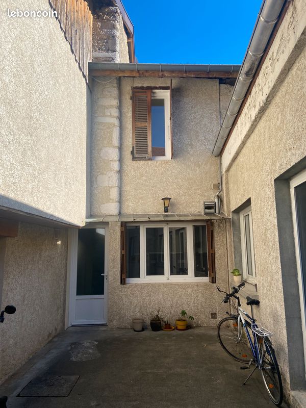 Maison 5 pièces 100 m² · à Chapareillan · 100 m² · 1 150 €/mois