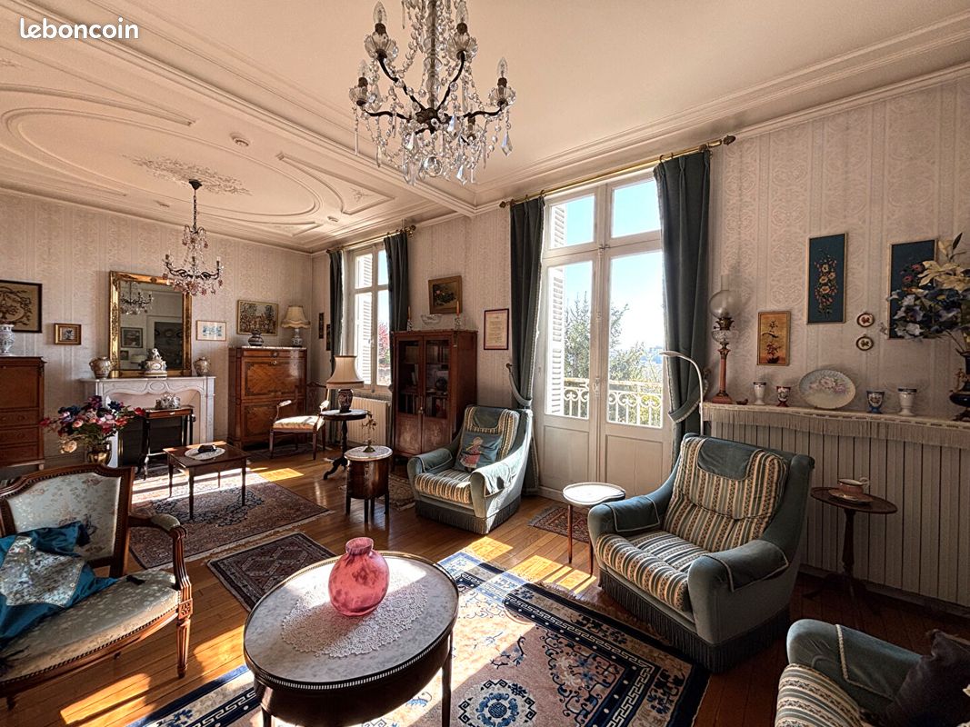 Maison 7 pièces 217 m² · à Poitiers · 217 m² · 525 000 €
