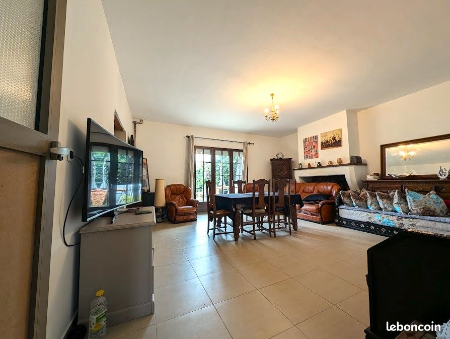 Maison 9 pièces 175 m² · à Saint-Pey-d'Armens · 175 m² · 239 000 €