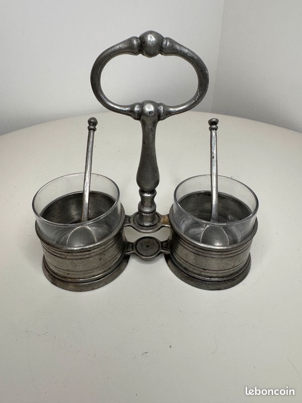 Serviteur de table ancien en étain – Roland Moreau (image 1)