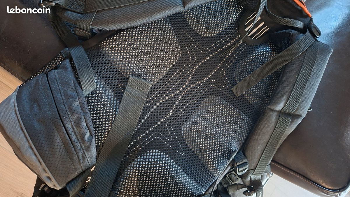 Sac à dos décathlon 30l Air Femme grande randonnée état neuf (image 5)
