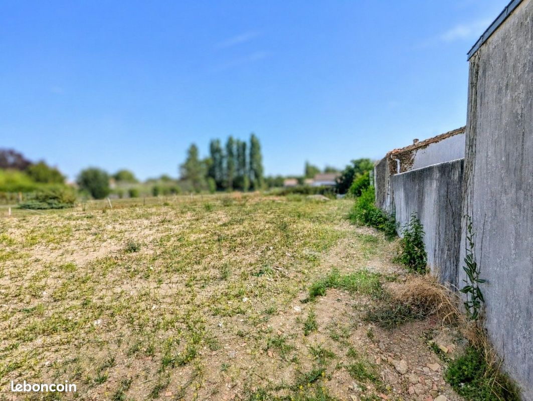 Terrain 1714 m² · à Bessines · 1 714 m² · 150 000 €