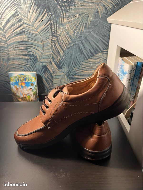 Chaussures neufs en cuir pour HOMME (image 1)