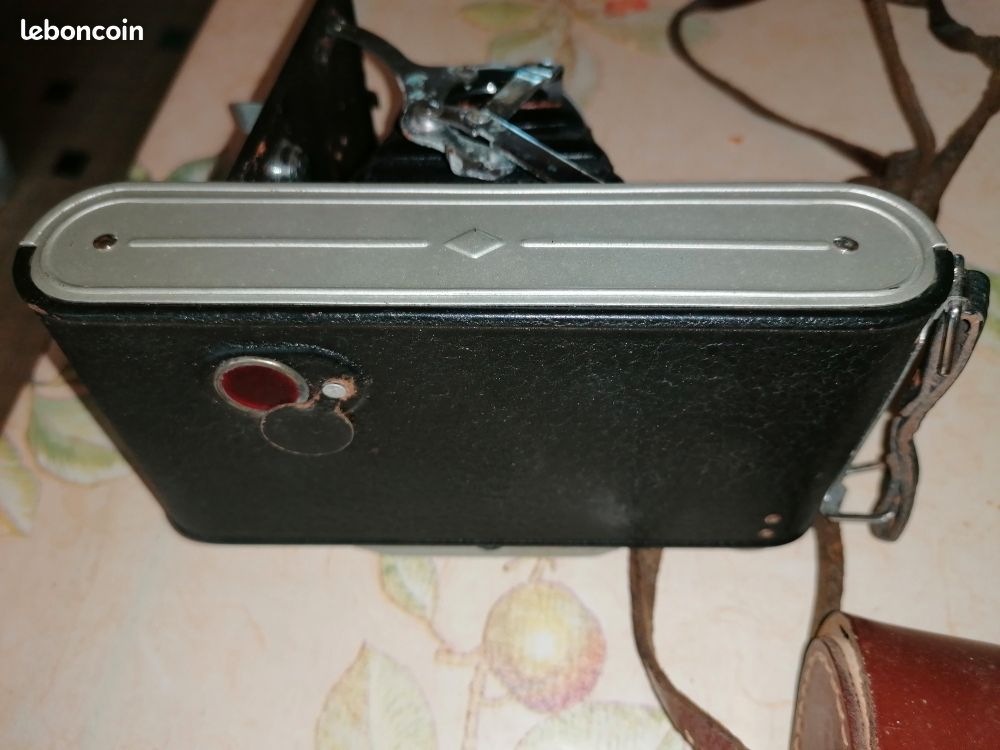 Appareil photo ancien Coronet Rapide à soufflet – avec étui en cuir (image 3)