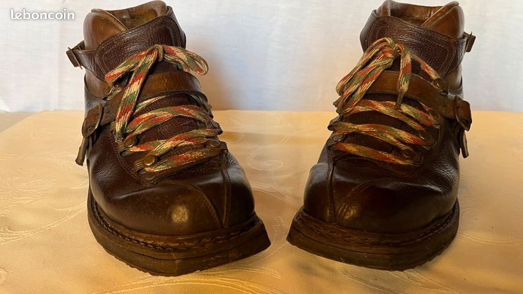 ANCIENNE PAIRE DE Brodequins Chaussures Militaire Allemande Us
