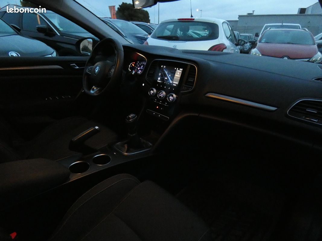 RENAULT MEGANE IV BERLINE Blue dCi 115 - 20 Business (image 15)