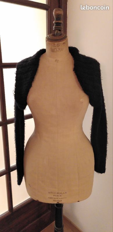 Boléro noir poilu gilet et pull de soirée - Goth (image 2)