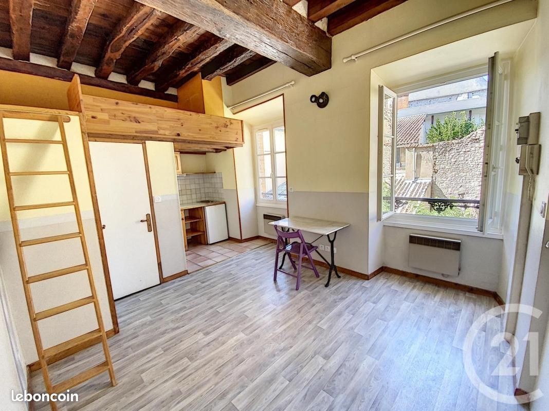 Appartement 1 pièce 16 m² · à Orléans · 16 m² · 377 €