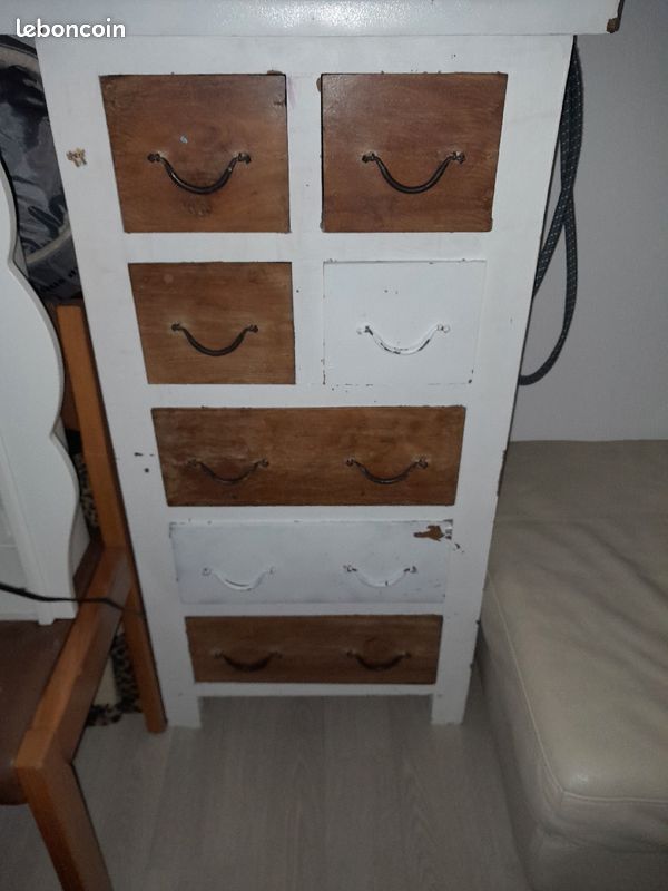 Commode en bois (image 1)